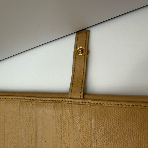 CHANEL Coco Button bi-fold long wallet - Picture 11 of 16